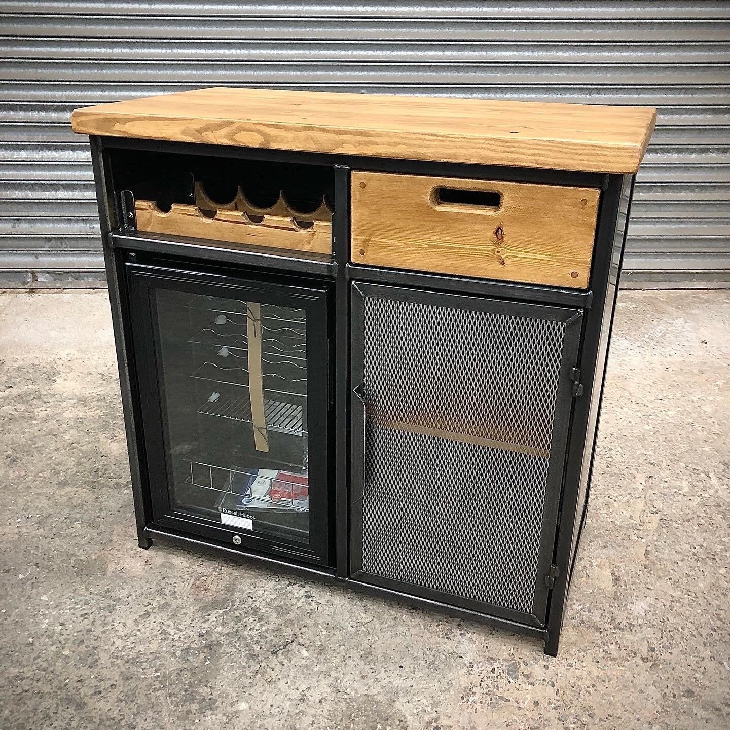 Sideboard wine cabinet with integrated wine rack and cooler
